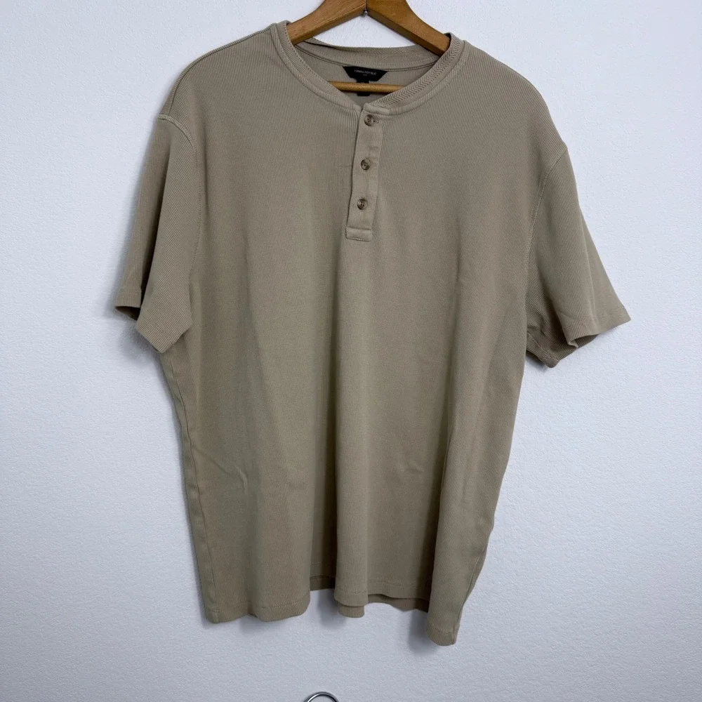 Banana Republic Mens XL Khaki Tan Ribbed Short Sleeve Henley Shirt Cotton Blend